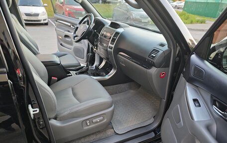 Toyota Land Cruiser Prado 120 рестайлинг, 2008 год, 4 000 000 рублей, 24 фотография