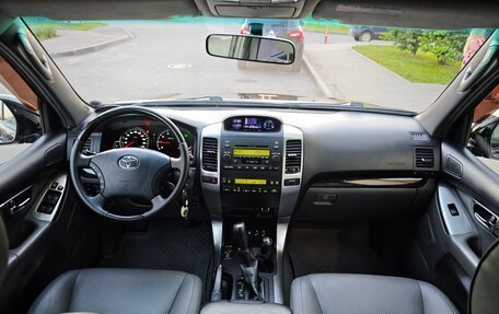 Toyota Land Cruiser Prado 120 рестайлинг, 2008 год, 4 000 000 рублей, 31 фотография
