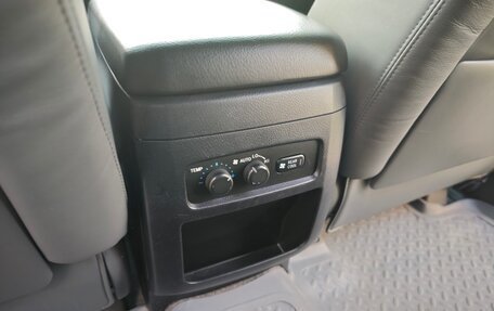 Toyota Land Cruiser Prado 120 рестайлинг, 2008 год, 4 000 000 рублей, 33 фотография
