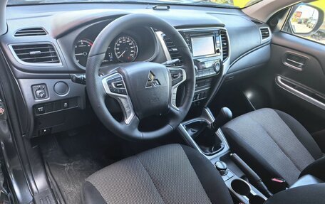 Mitsubishi L200 IV рестайлинг, 2019 год, 2 200 000 рублей, 5 фотография