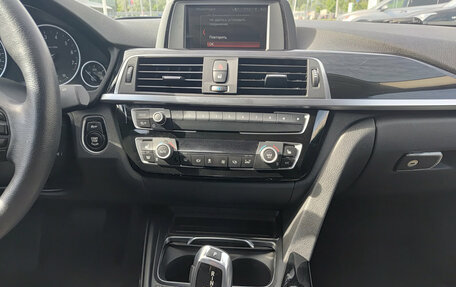 BMW 3 серия, 2017 год, 1 800 000 рублей, 18 фотография