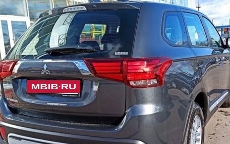 Mitsubishi Outlander III рестайлинг 3, 2020 год, 1 200 000 рублей, 4 фотография