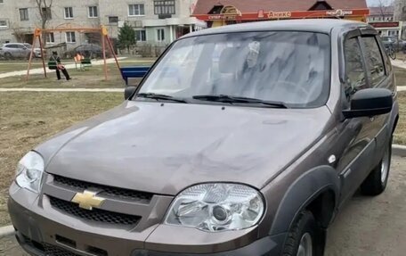 Chevrolet Niva I рестайлинг, 2013 год, 777 000 рублей, 2 фотография