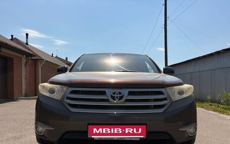 Toyota Highlander III, 2012 год, 2 250 000 рублей, 4 фотография