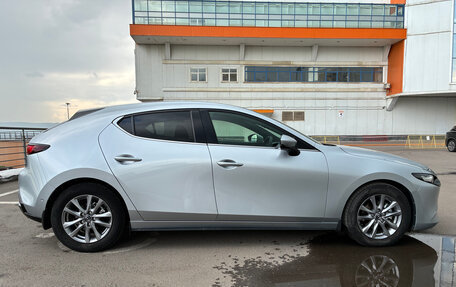 Mazda 3, 2021 год, 1 650 000 рублей, 4 фотография