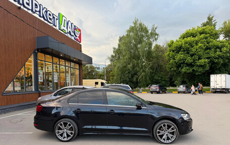 Volkswagen Jetta VI, 2011 год, 710 000 рублей, 2 фотография