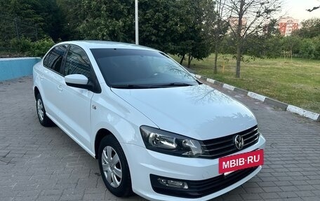 Volkswagen Polo VI (EU Market), 2016 год, 935 000 рублей, 3 фотография
