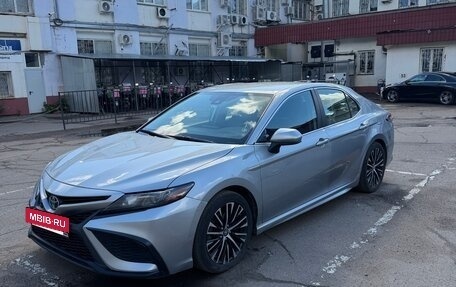 Toyota Camry, 2020 год, 1 990 000 рублей, 3 фотография