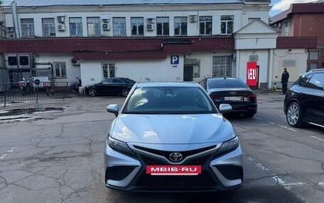 Toyota Camry, 2020 год, 1 990 000 рублей, 2 фотография