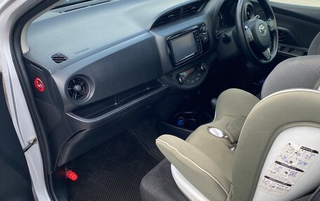 Toyota Vitz, 2017 год, 949 999 рублей, 7 фотография