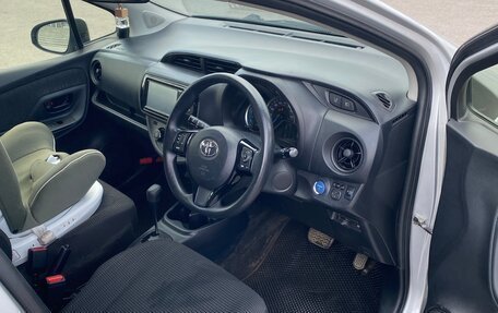 Toyota Vitz, 2017 год, 949 999 рублей, 5 фотография