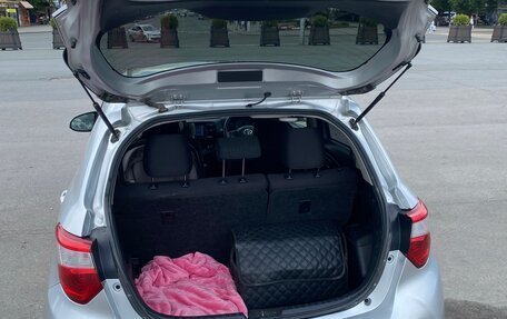 Toyota Vitz, 2017 год, 949 999 рублей, 8 фотография