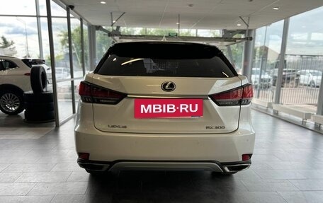 Lexus RX IV рестайлинг, 2021 год, 4 599 000 рублей, 5 фотография