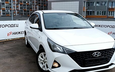 Hyundai Solaris II рестайлинг, 2021 год, 1 729 000 рублей, 3 фотография