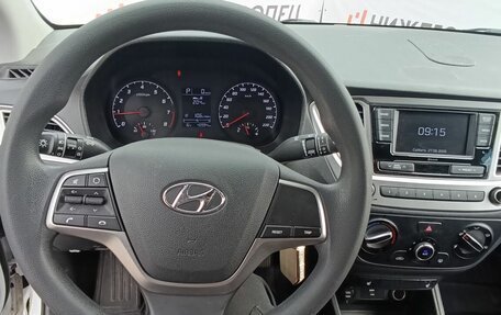 Hyundai Solaris II рестайлинг, 2021 год, 1 729 000 рублей, 7 фотография