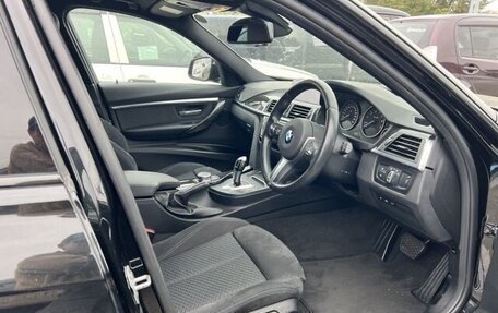 BMW 3 серия, 2017 год, 1 600 000 рублей, 24 фотография