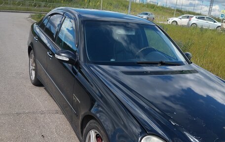 Mercedes-Benz E-Класс, 2003 год, 290 000 рублей, 2 фотография