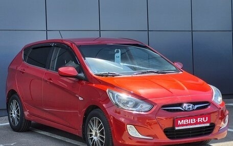 Hyundai Solaris II рестайлинг, 2011 год, 840 000 рублей, 1 фотография