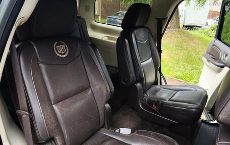 Cadillac Escalade III, 2013 год, 2 300 000 рублей, 18 фотография