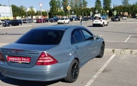 Mercedes-Benz C-Класс, 2004 год, 680 000 рублей, 3 фотография