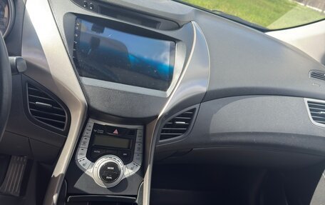 Hyundai Avante, 2011 год, 925 000 рублей, 7 фотография
