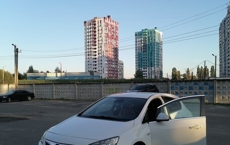 Opel Astra J, 2011 год, 755 000 рублей, 2 фотография