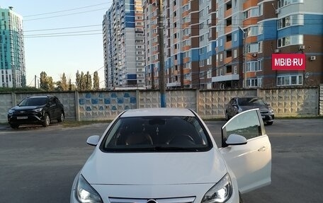 Opel Astra J, 2011 год, 755 000 рублей, 3 фотография