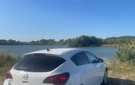 Opel Astra J, 2011 год, 755 000 рублей, 24 фотография
