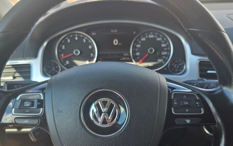 Volkswagen Touareg III, 2015 год, 2 475 000 рублей, 12 фотография