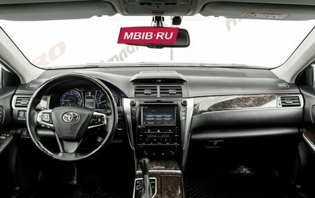 Toyota Camry, 2017 год, 2 860 000 рублей, 11 фотография