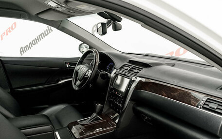 Toyota Camry, 2017 год, 2 860 000 рублей, 12 фотография