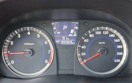 Hyundai Solaris II рестайлинг, 2011 год, 840 000 рублей, 9 фотография