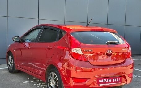 Hyundai Solaris II рестайлинг, 2011 год, 840 000 рублей, 5 фотография