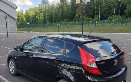 Hyundai Solaris II рестайлинг, 2013 год, 800 000 рублей, 5 фотография