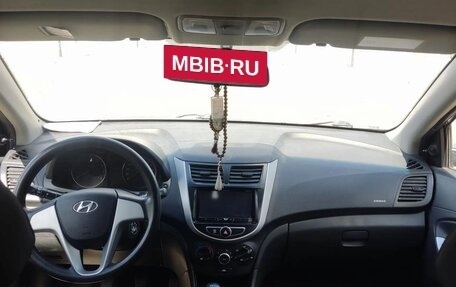 Hyundai Solaris II рестайлинг, 2013 год, 800 000 рублей, 7 фотография