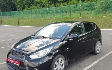 Hyundai Solaris II рестайлинг, 2013 год, 800 000 рублей, 3 фотография