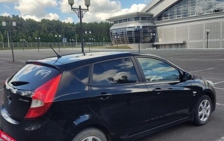 Hyundai Solaris II рестайлинг, 2013 год, 800 000 рублей, 4 фотография