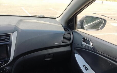 Hyundai Solaris II рестайлинг, 2013 год, 800 000 рублей, 10 фотография
