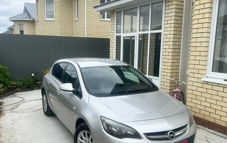 Opel Astra J, 2014 год, 650 000 рублей, 1 фотография