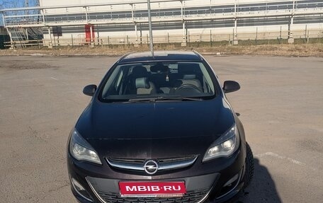 Opel Astra J, 2013 год, 620 000 рублей, 1 фотография