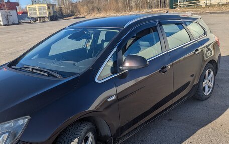 Opel Astra J, 2013 год, 620 000 рублей, 2 фотография