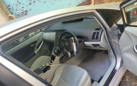 Toyota Prius, 2009 год, 735 000 рублей, 4 фотография