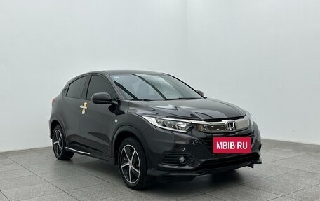 Honda Vezel, 2021 год, 1 300 000 рублей, 3 фотография