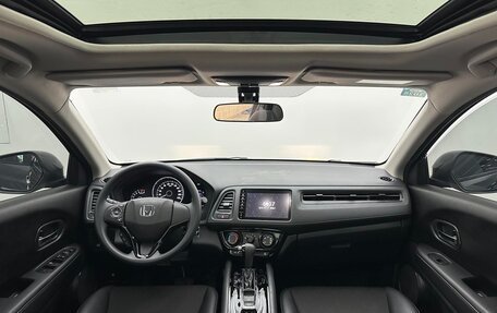 Honda Vezel, 2021 год, 1 300 000 рублей, 11 фотография