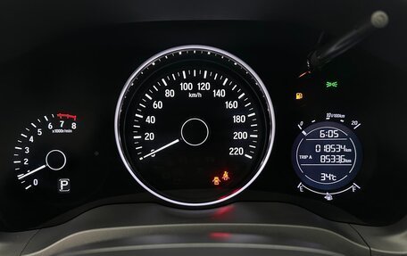 Honda Vezel, 2021 год, 1 300 000 рублей, 13 фотография