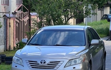 Toyota Camry, 2008 год, 590 000 рублей, 3 фотография