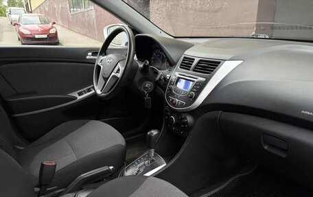 Hyundai Solaris II рестайлинг, 2012 год, 875 000 рублей, 12 фотография