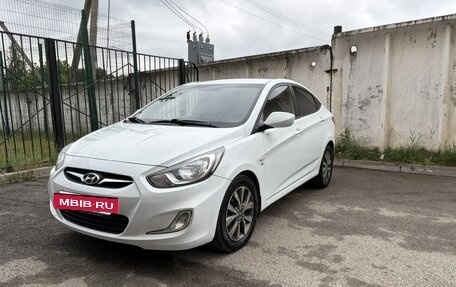 Hyundai Solaris II рестайлинг, 2012 год, 875 000 рублей, 4 фотография