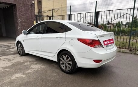 Hyundai Solaris II рестайлинг, 2012 год, 875 000 рублей, 5 фотография