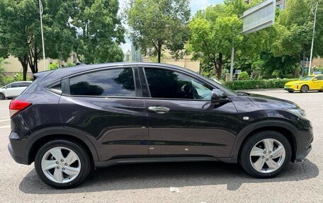 Honda Vezel, 2022 год, 1 200 000 рублей, 5 фотография